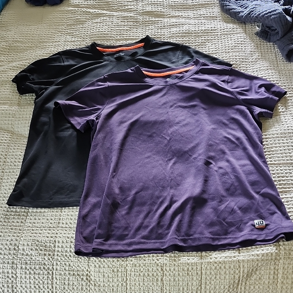 Duluth Trading Co Black and Purple Short Sleeve Tees